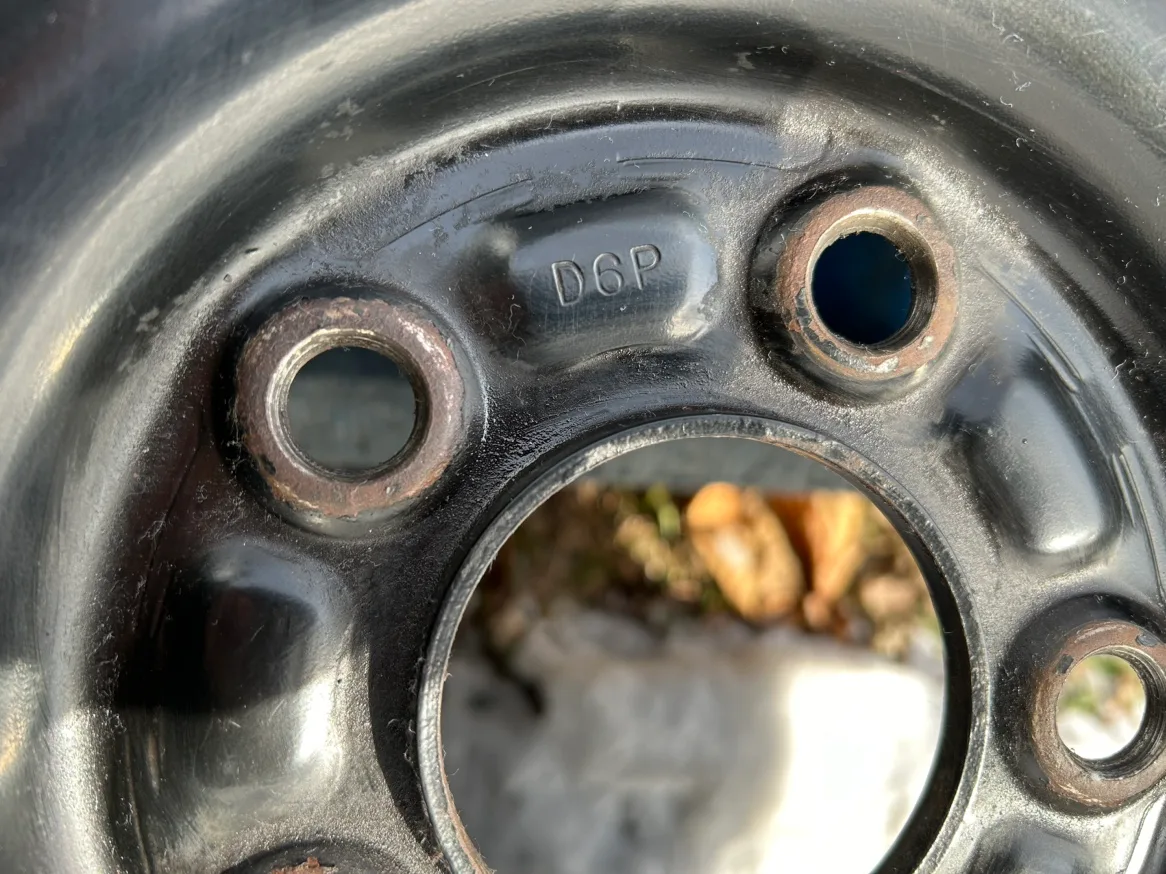 16 in winter still rims, used image indicator(2)