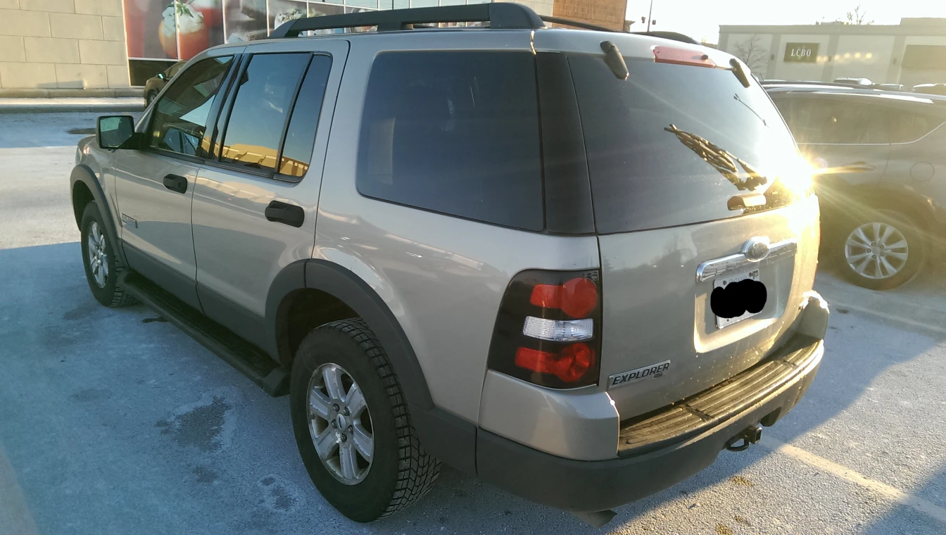 2006 Ford Explorer - photo 2
