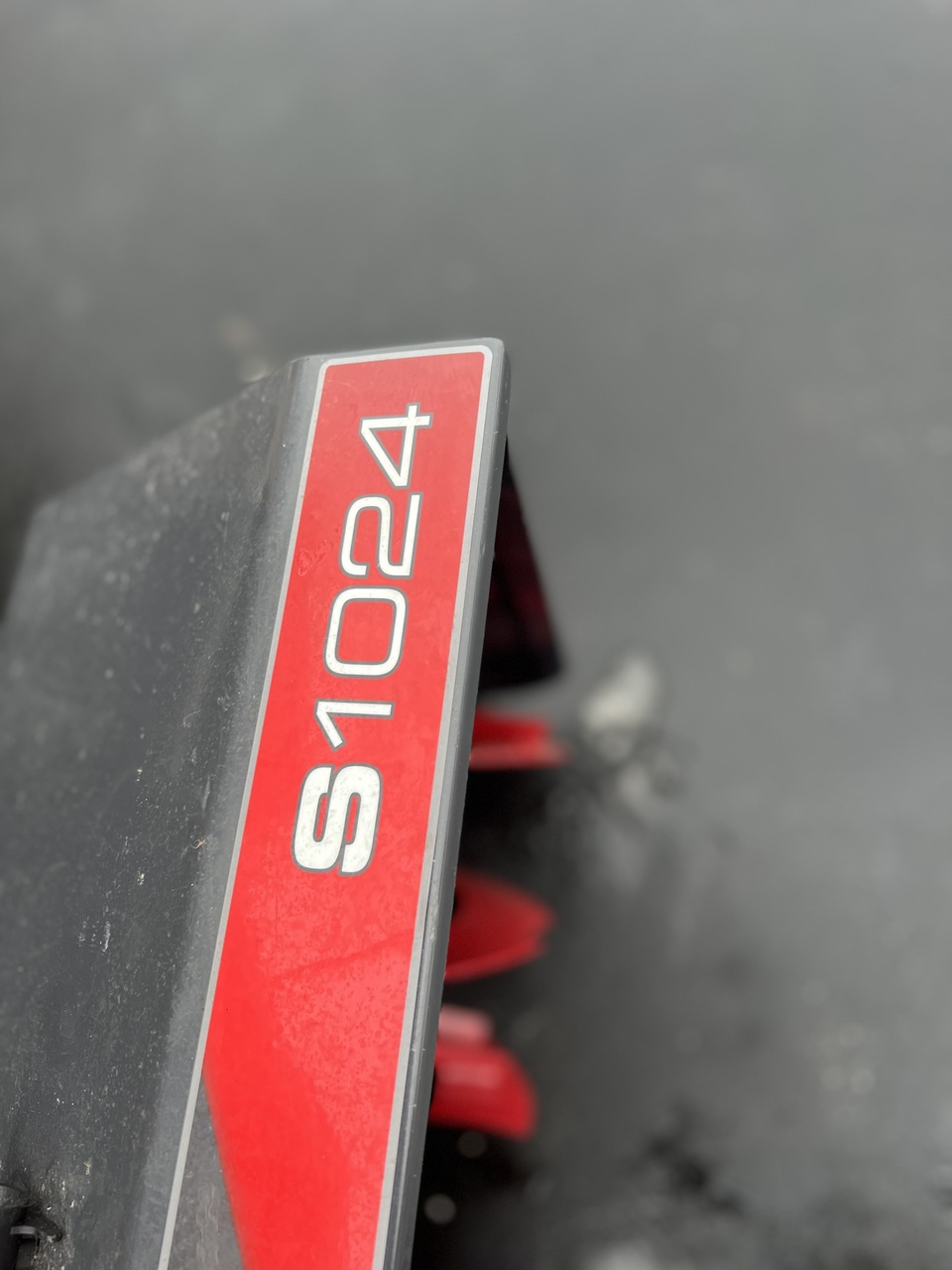 Briggs & Stratton 24" Two Stage Snow Blower - photo 3