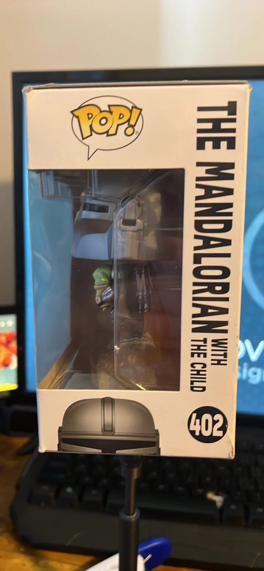 Pop! The Mandalorian with The Child image indicator(2)