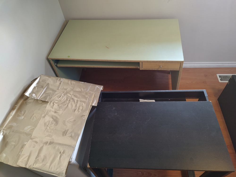 Free desks