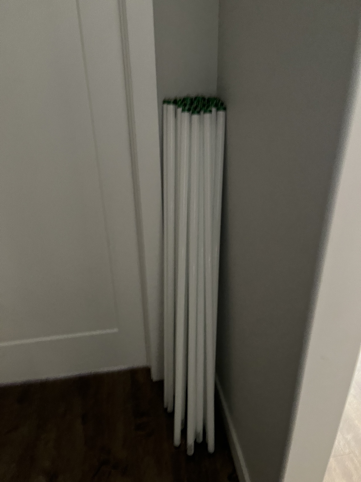 Philips 4ft T8 Fluorescent Tubes and other fluorescent bulbs. - photo 2