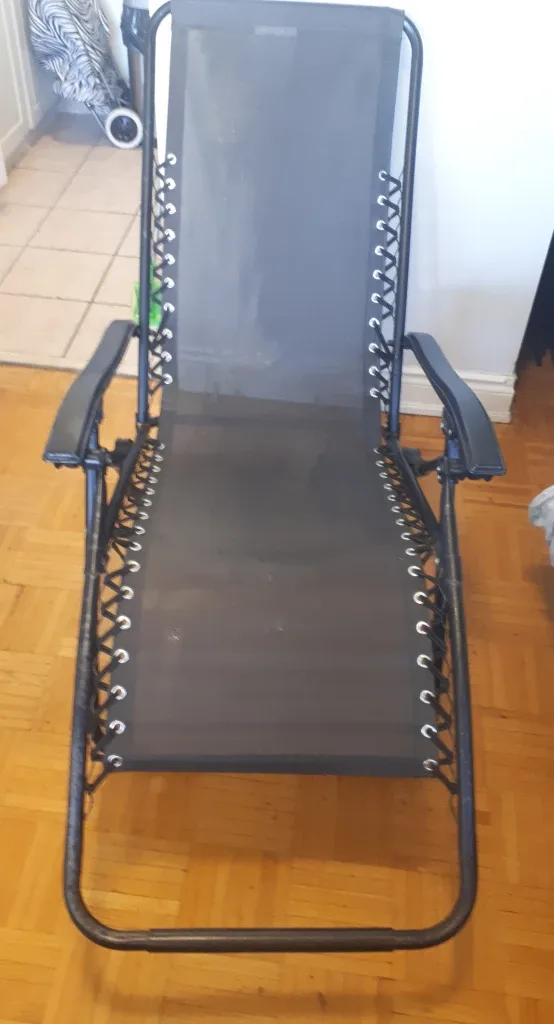 Zero Gravity Folding Lounge Chair thumbnail