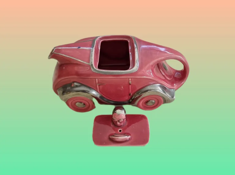 Antique Vintage Car Shaped Teapot ( Made in England) image indicator(4)