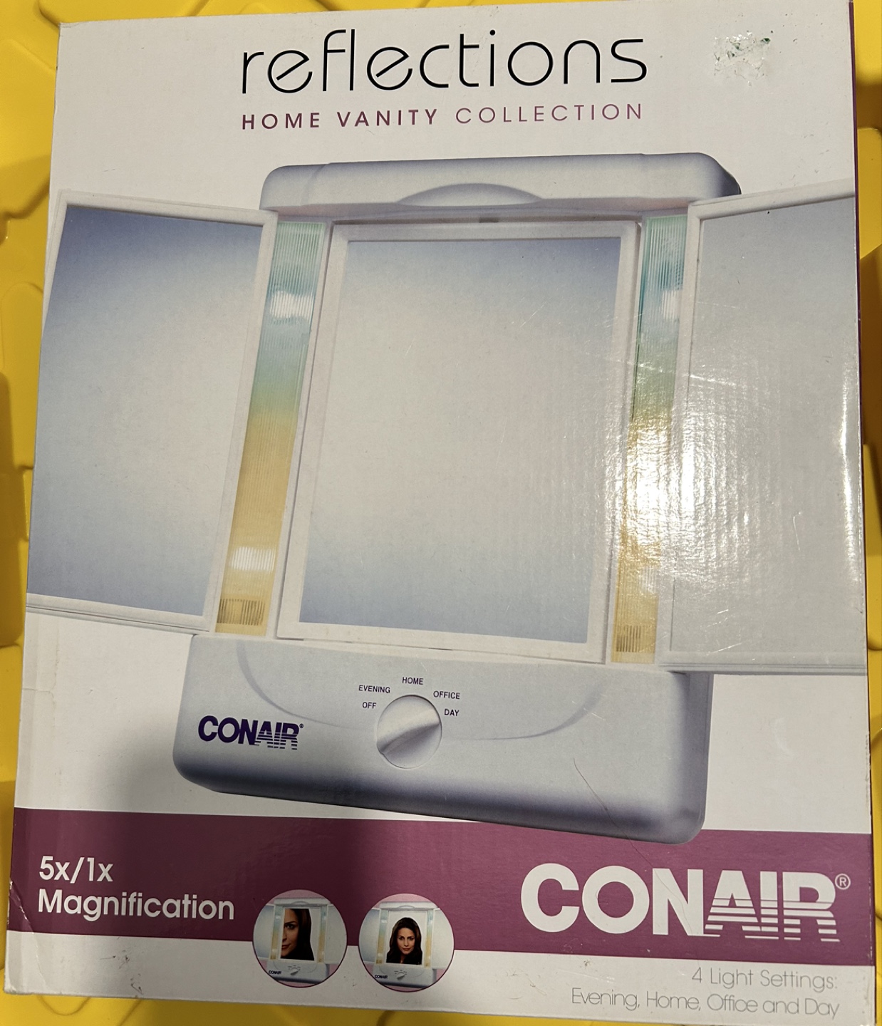 NEW Conair Trifold Vanity Mirror with 4 Light Settings