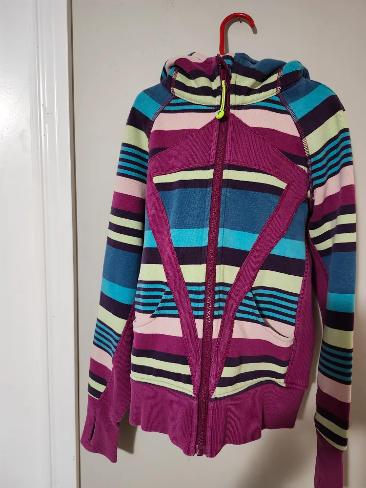 $20 girl ivivva hoodie (10) image indicator(4)