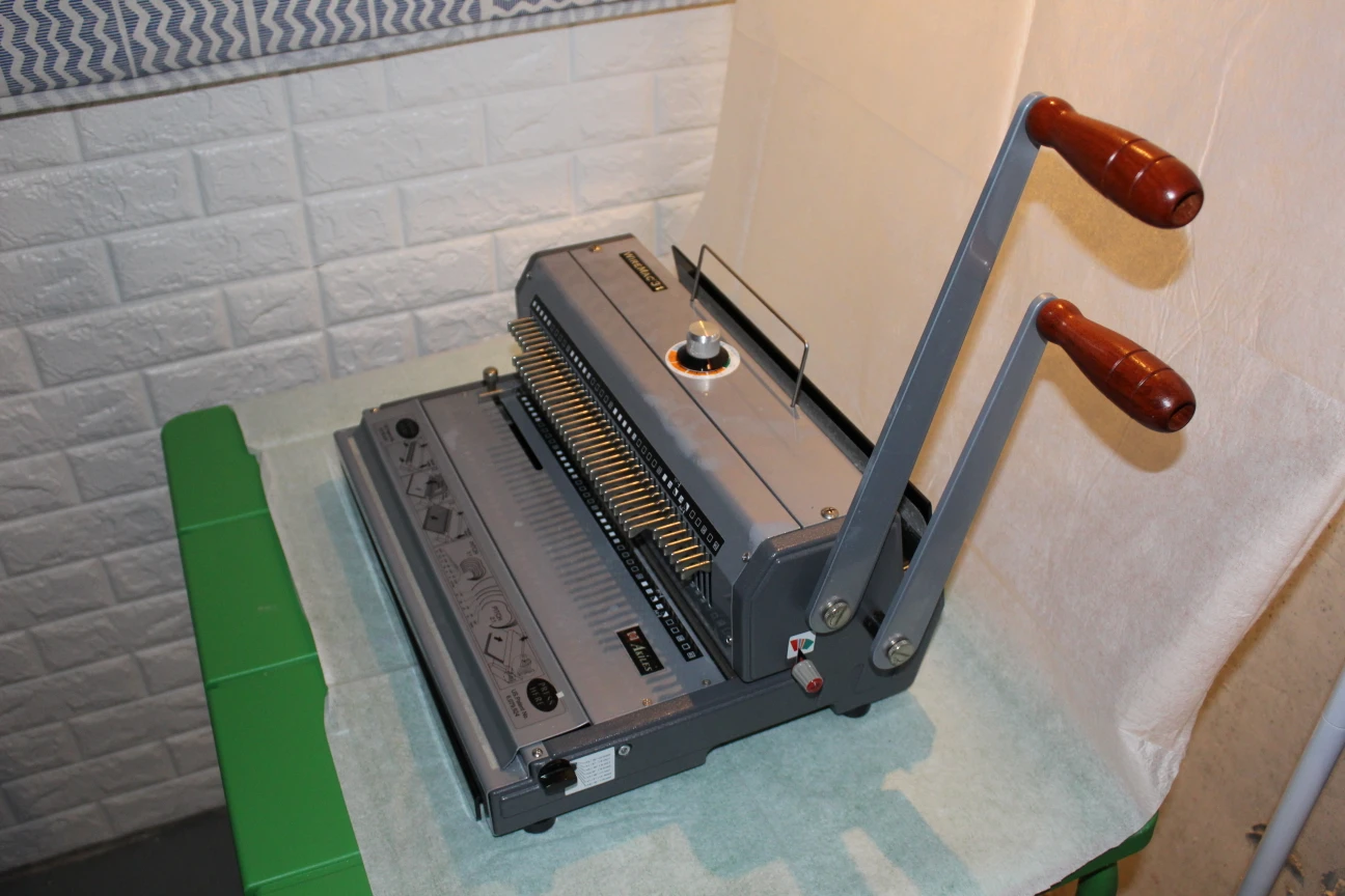 Akiles WireMac 31 Heavy-Duty 3:1 Wire Punch & Binding Machine - photo 5