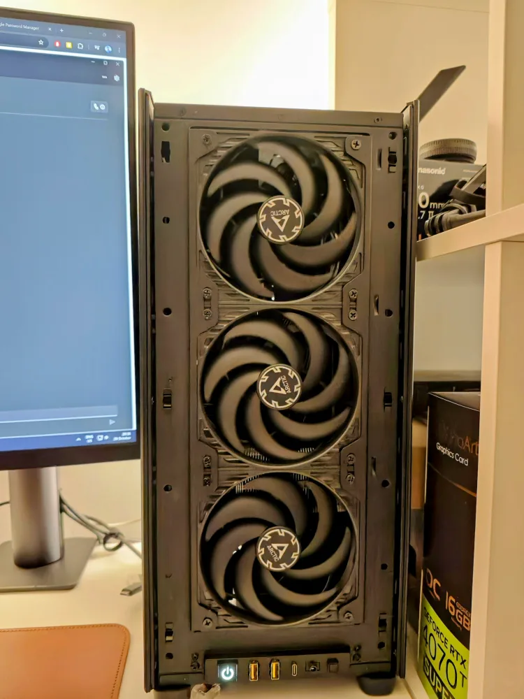 Gaming/Workstation PC Ryzen 7800X3D/32GB/1TB/RTX4070Ti Super image indicator(3)