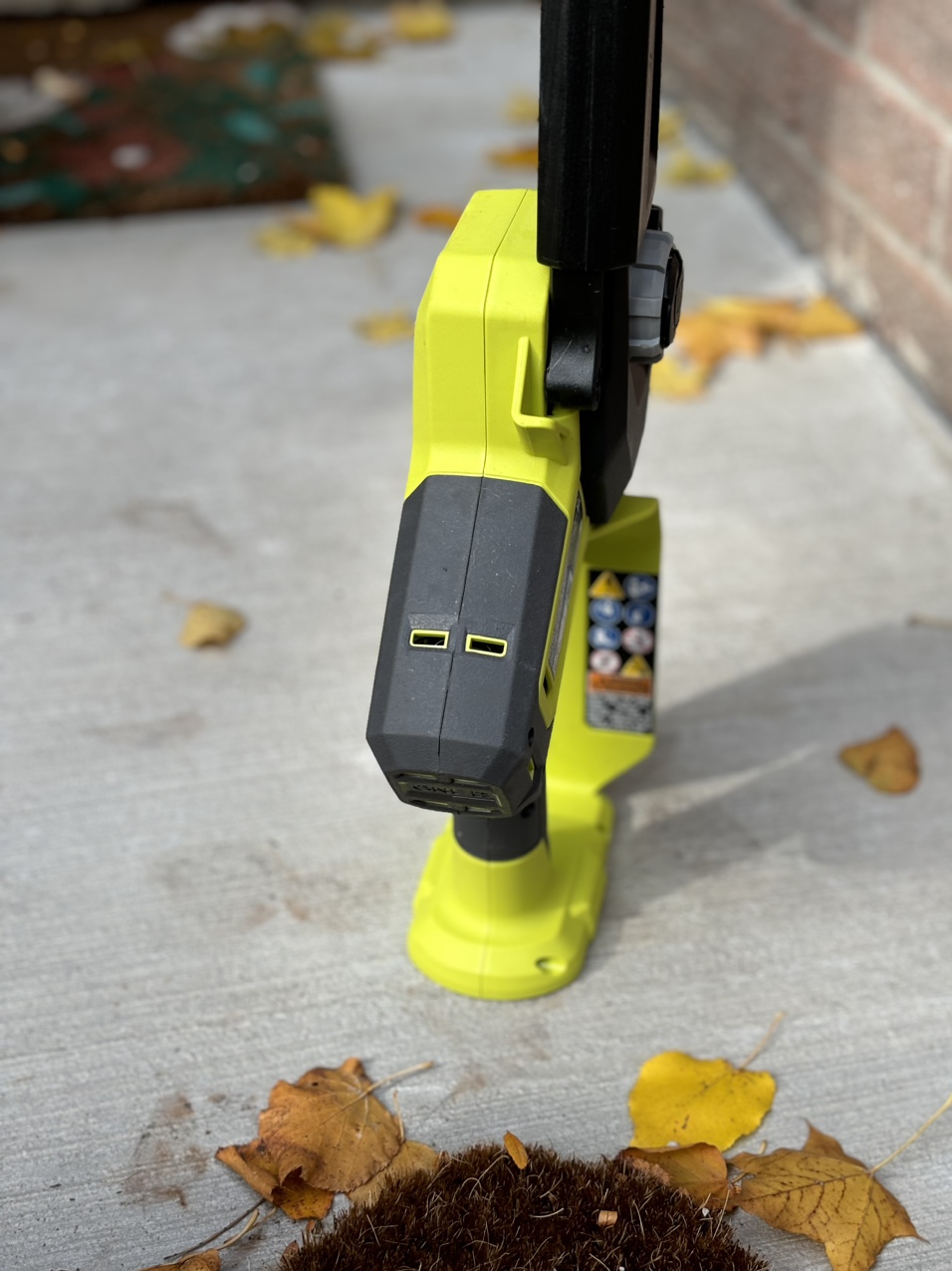 Ryobi 18V Cordless Chainsaw - photo 4