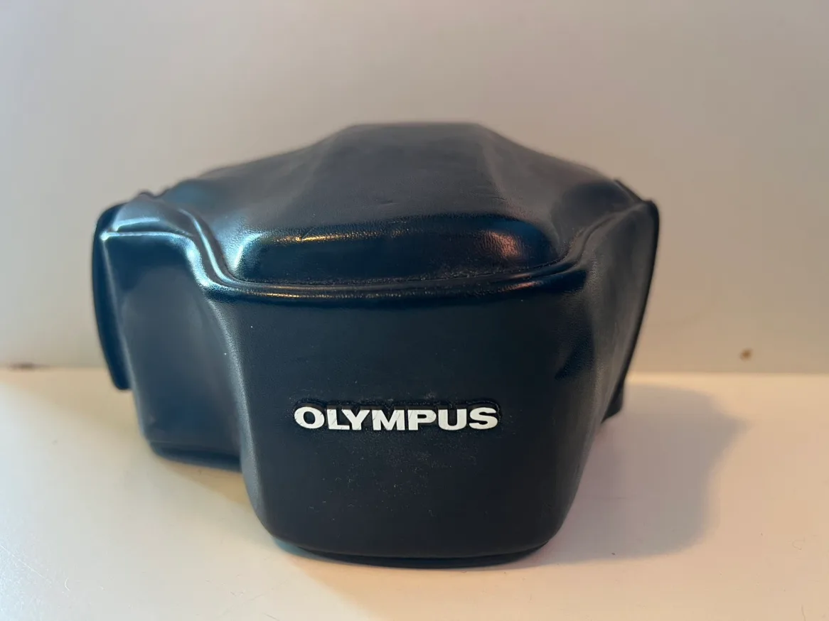 Vintage Olympus OM 77 AF with 35-70mm Lens and Leather Cover image indicator(8)
