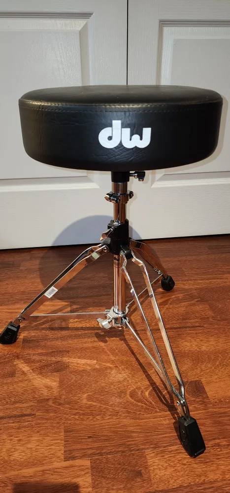 DW CP3100 Series Throne thumbnail