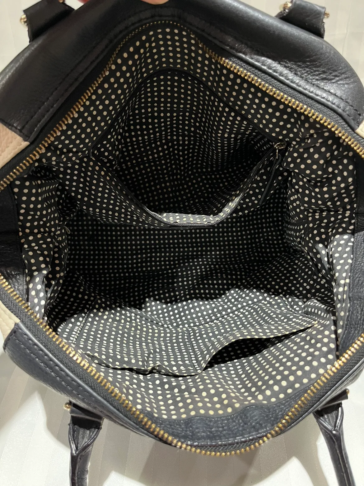 Kate Spade Large Leather Bag image indicator(6)