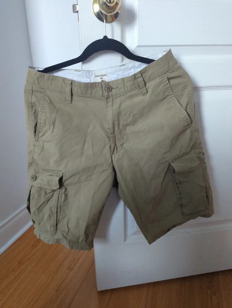 Dockers Khaki Cargo Shorts thumbnail
