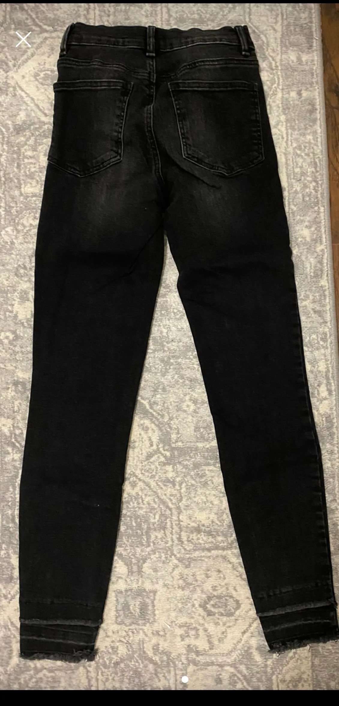 Black high waisted Skinny Jeans short length  size 24. image indicator(2)