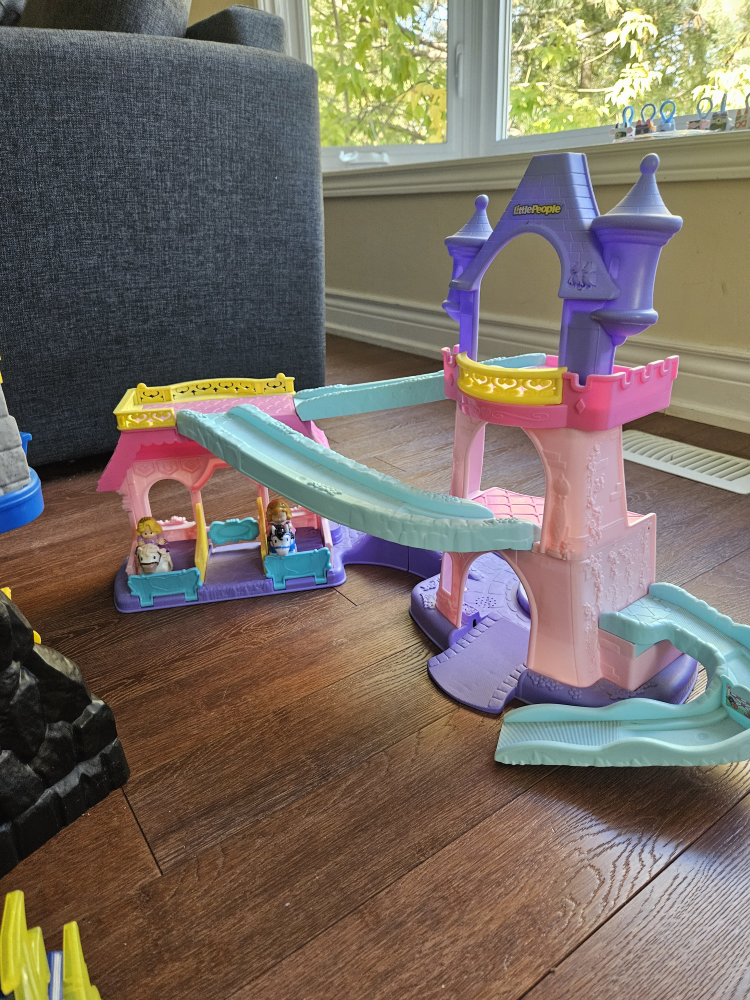 Large Toy Lot - photo 4