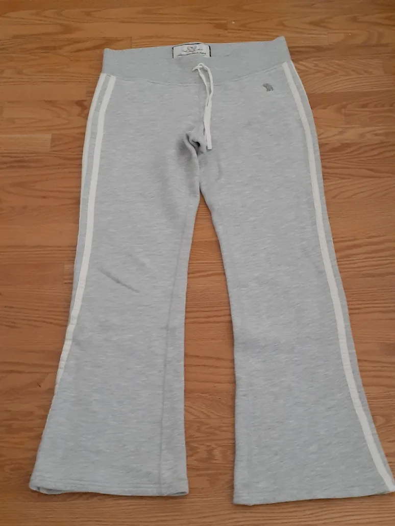 Abercrombie & Fitch Grey Sweatpants thumbnail