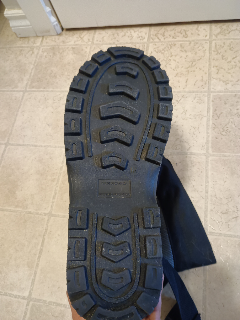 Arctic Tracks Men's Winter Shoes – Size 13 - photo 3