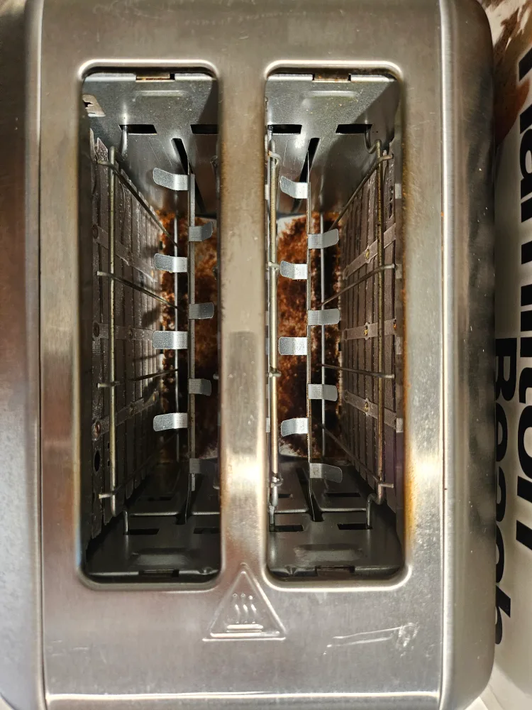 [till 28th ONLY] Hamilton Beach 2-Slice Toaster image indicator(4)