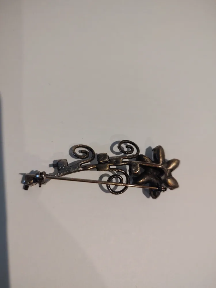 Danny Pollack Vintage Gray Flower Brooch image indicator(2)