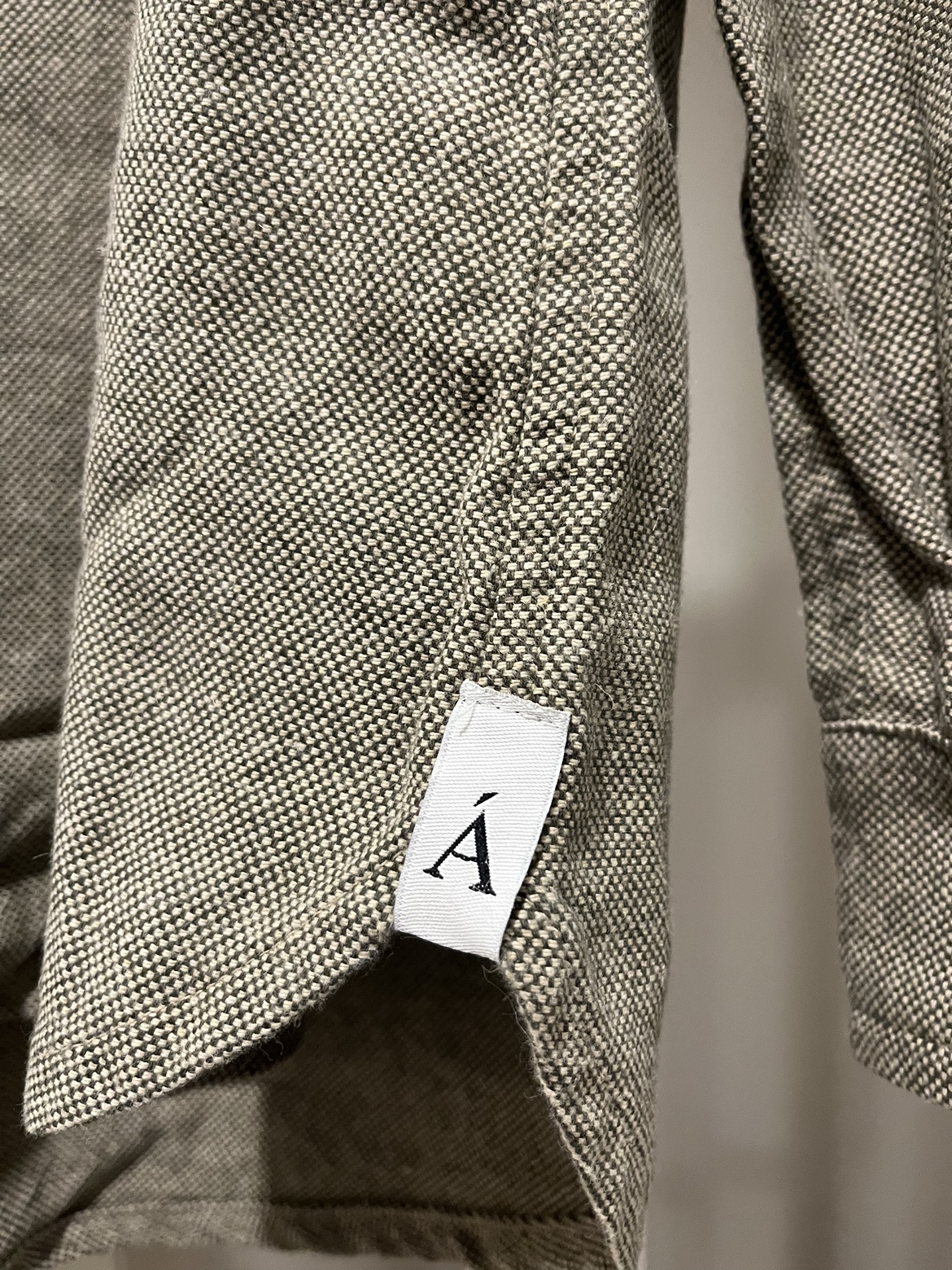 Anian Women’s The Oxford Longsleeve - photo 5
