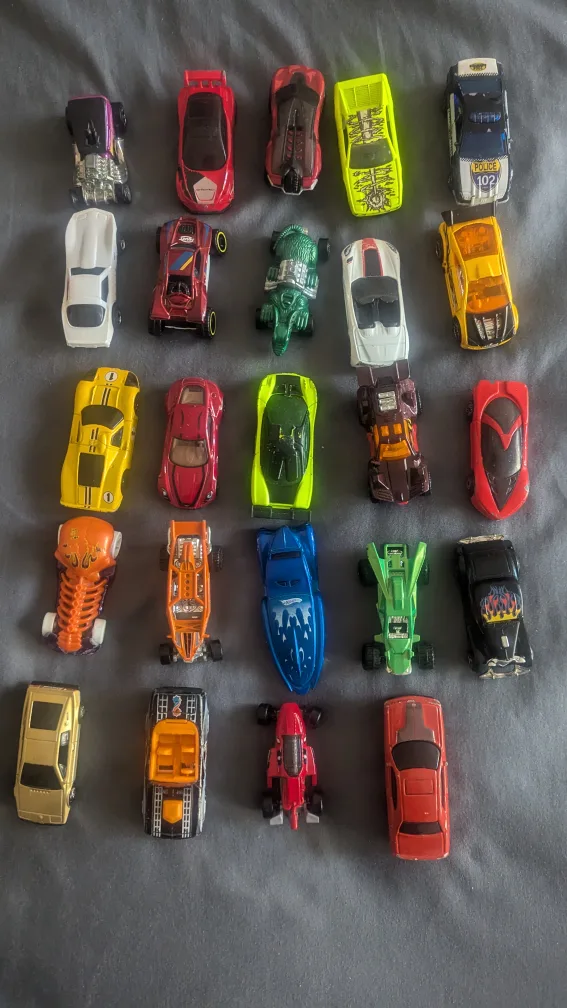Moving sale - 24 Hot Wheels Toy Cars thumbnail