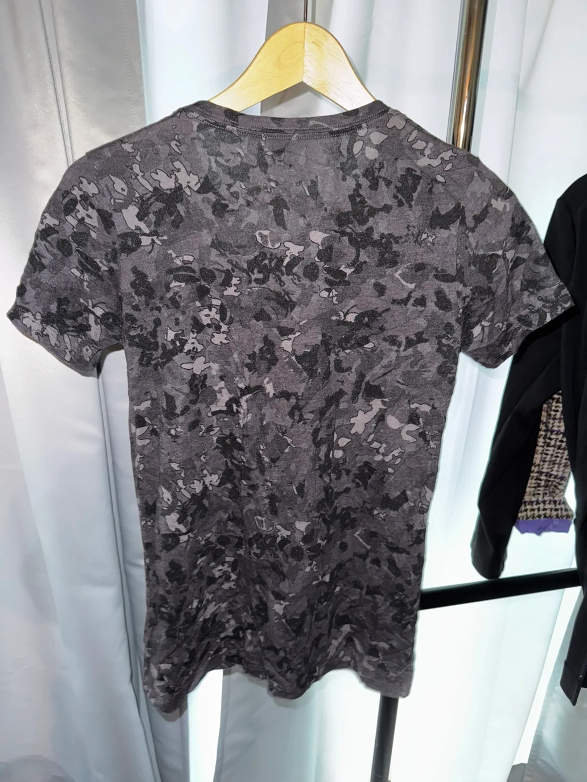 Camouflage Love T-Shirt image indicator(2)