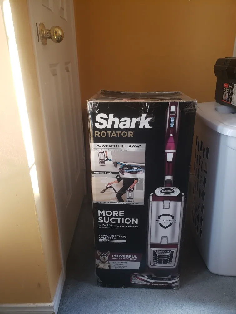 Shark Rotator Powered Lift-Away Vacuum image indicator(3)