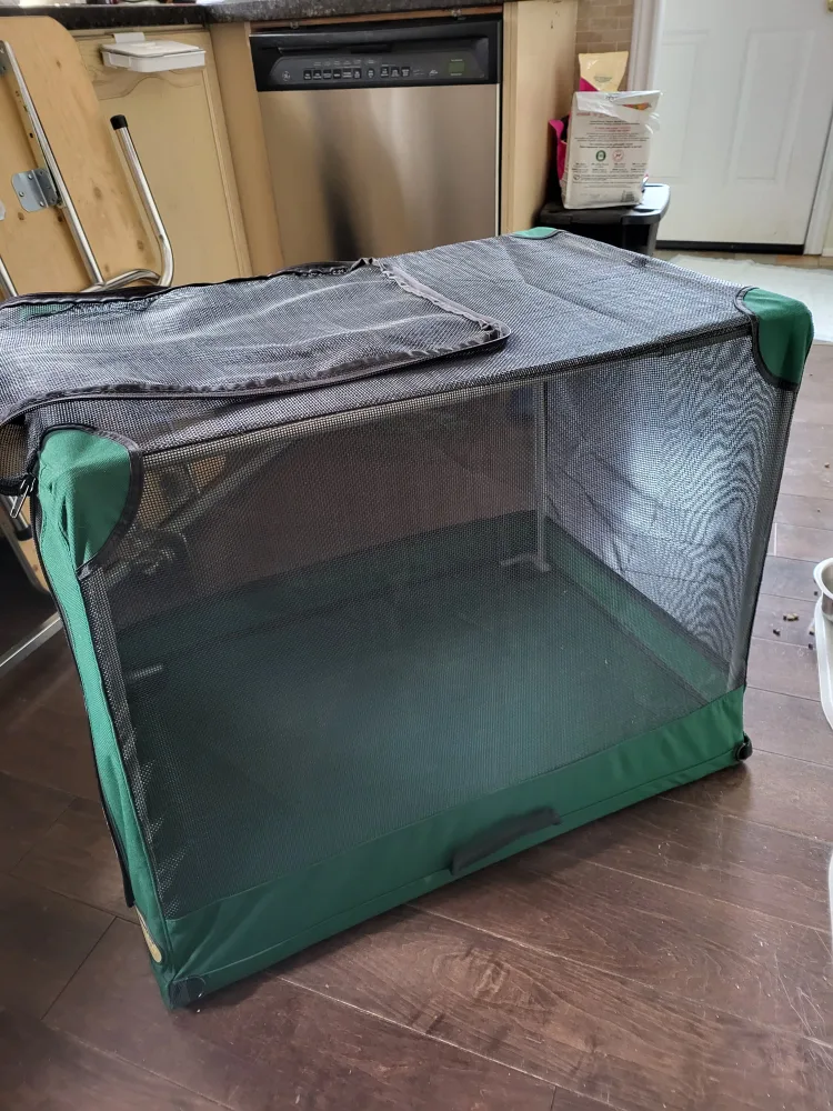 Green Collapsible Dog Crate image indicator(2)