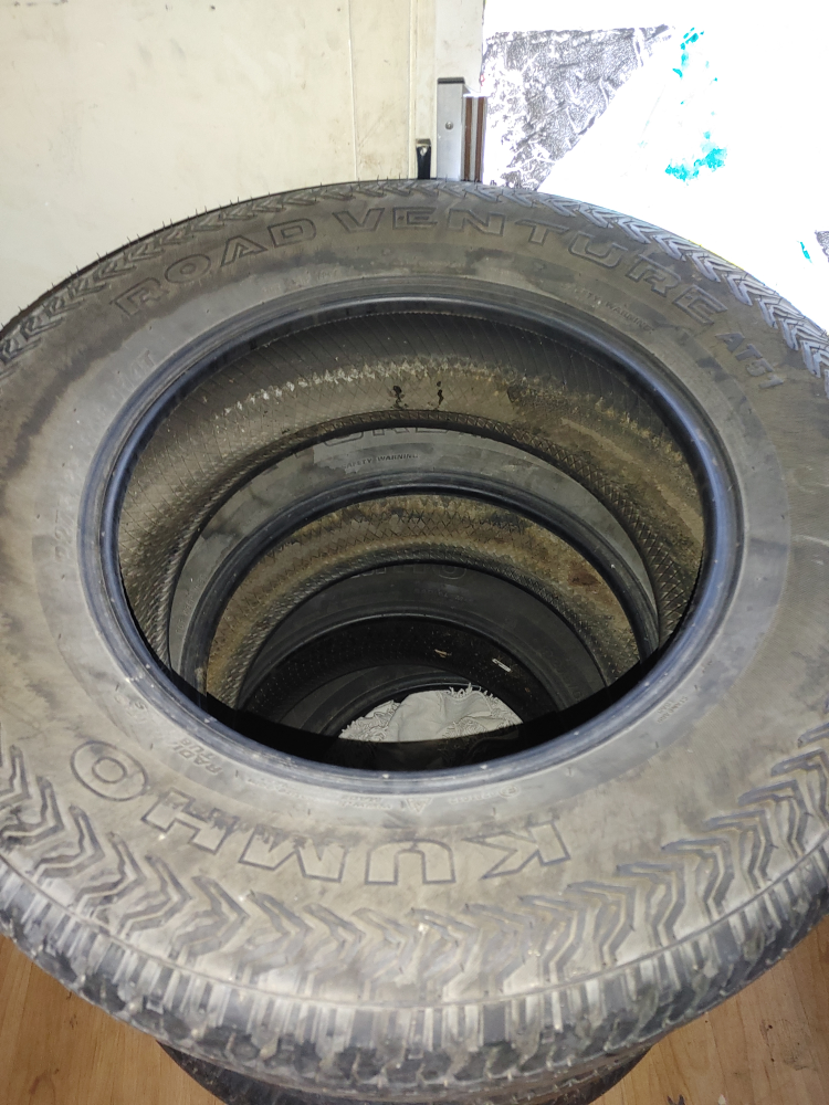 Kumho Road Venture AT 275/65R18 114T Tires