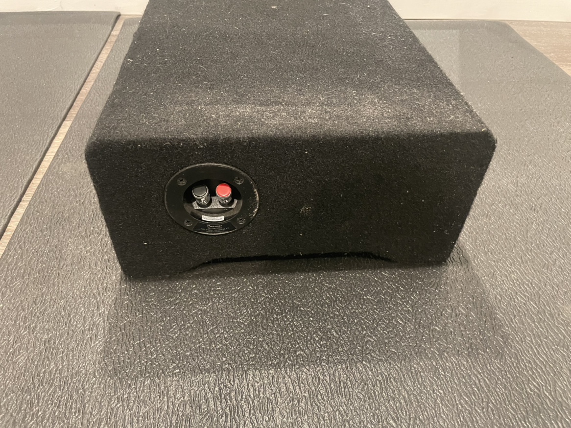 Pioneer 12" Subwoofer and Boss Amplifier - photo 3