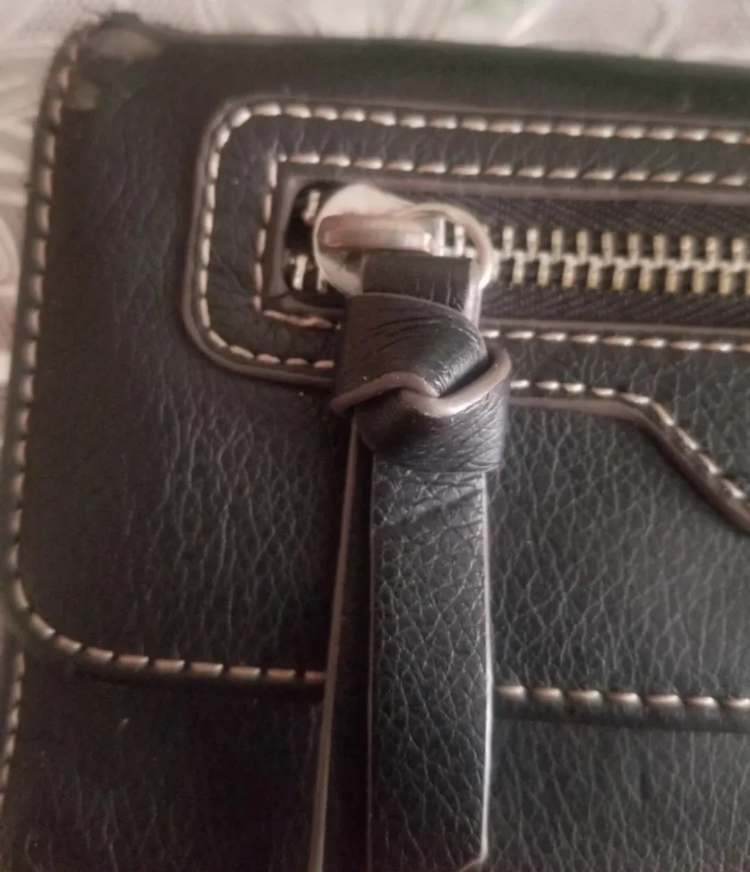 Ninewest wallet image indicator(3)