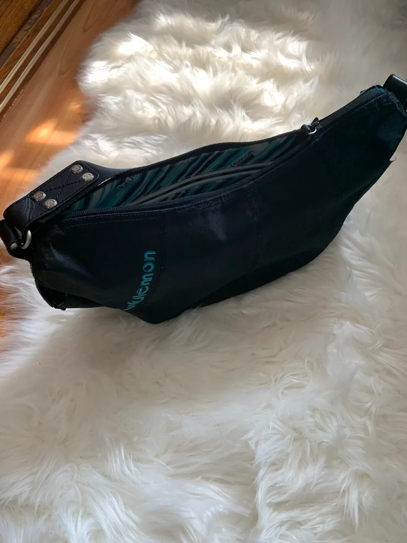 Lululemon Black Crossbody Bag image indicator(2)