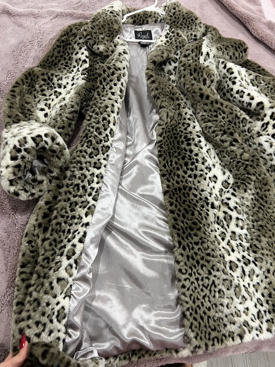 Regal Faux Fur Leopard Coat image indicator(5)