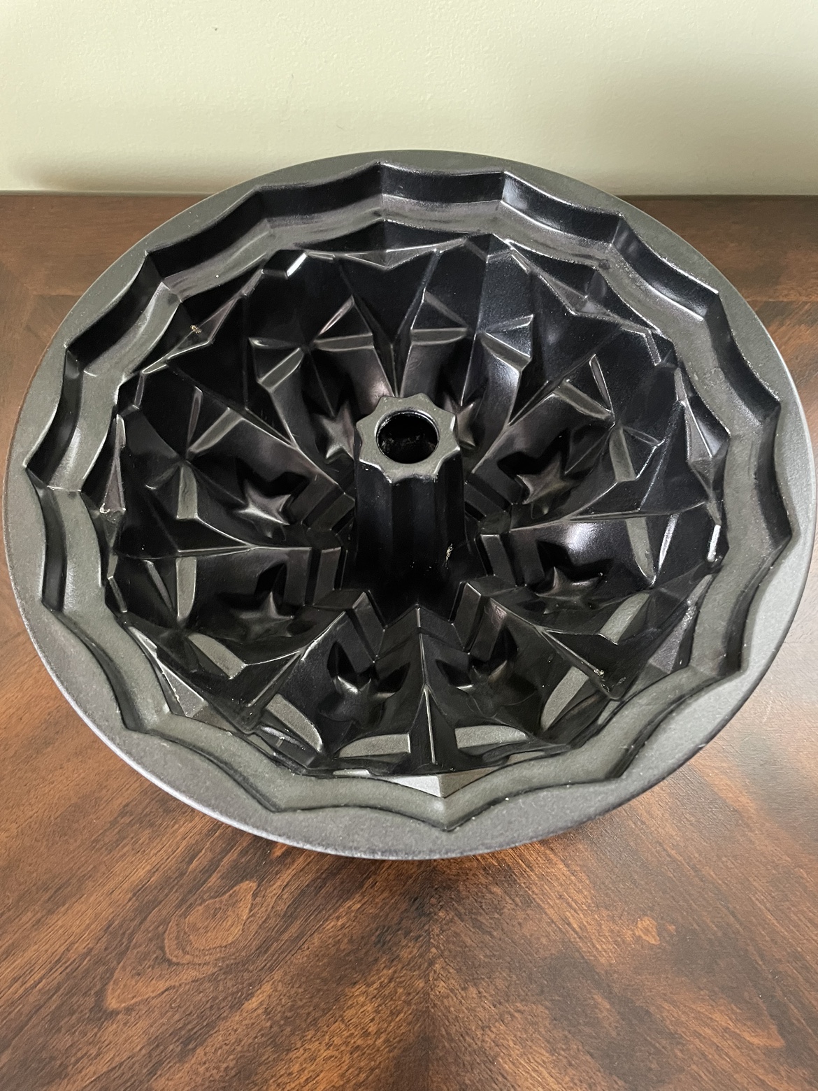 Nordic Ware Star Bundt Cake Pan - photo 2