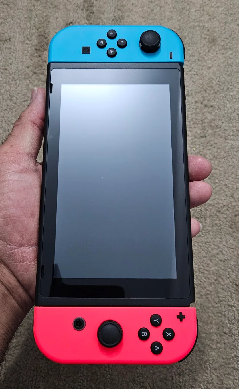 Nintendo Switch V2 Pristine Brand New Like Condition image indicator(4)