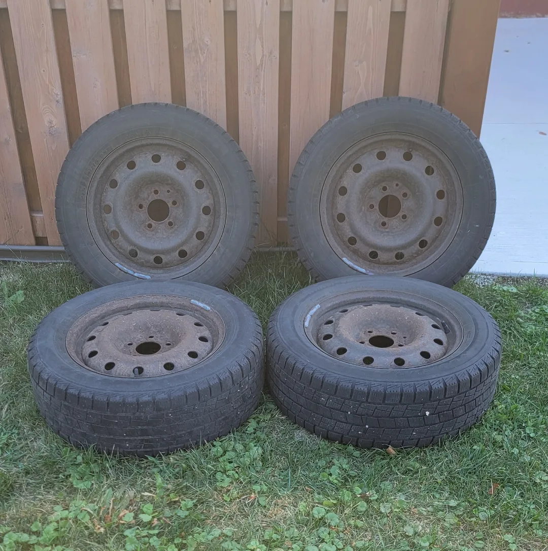Set of 4 Winter Tires and Steel Rims thumbnail