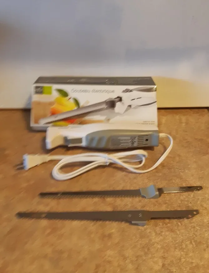 Electric Carving Knife thumbnail