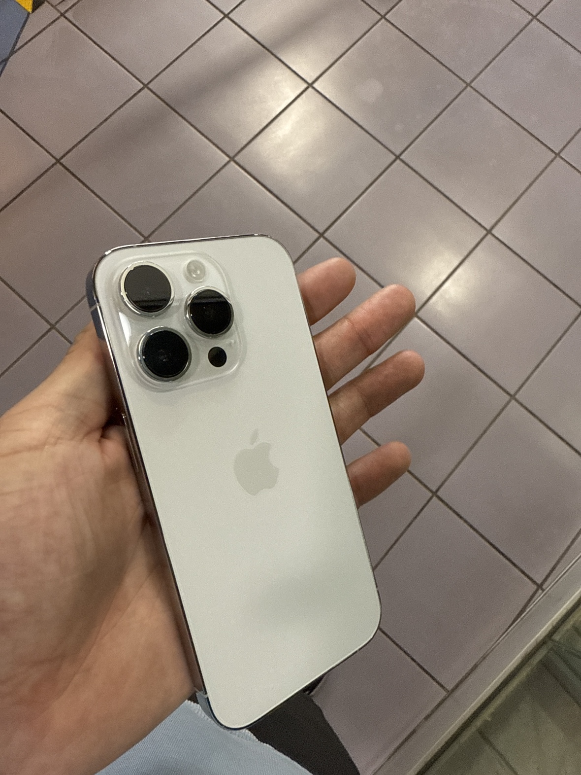 iPhone 14 Pro - photo 4