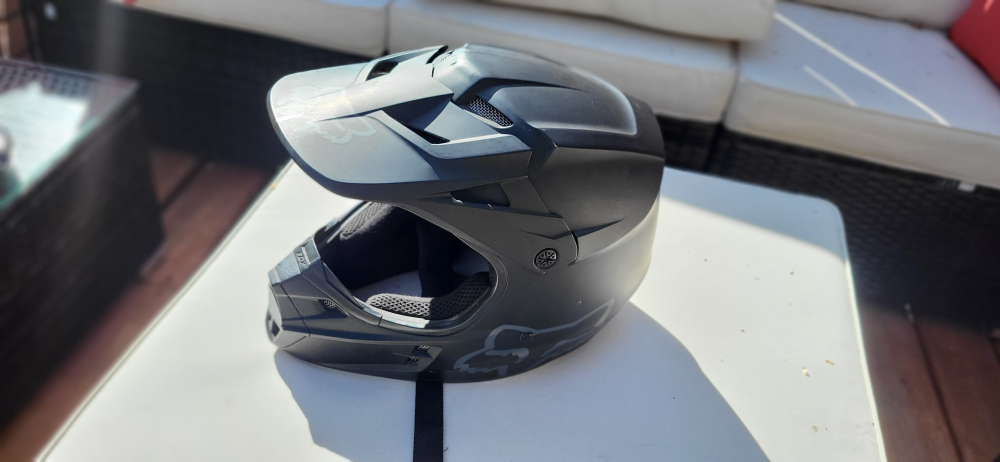 Large Fox V1 Racing Helmet