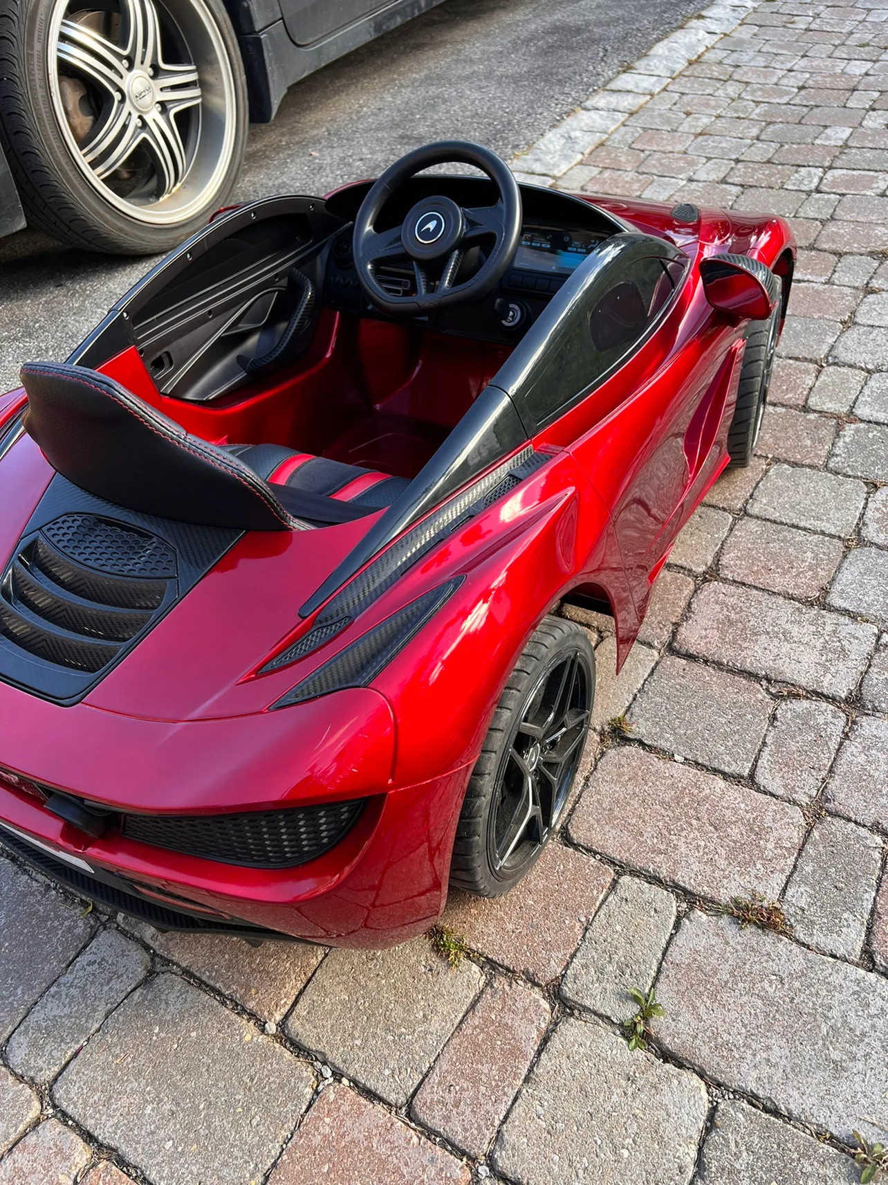 Kids Ride On Maclaren 720S image indicator(5)