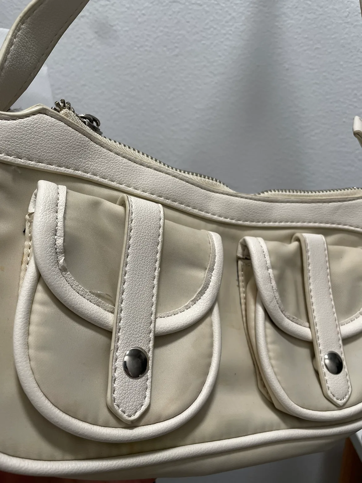 Cream Baguette Bag image indicator(2)