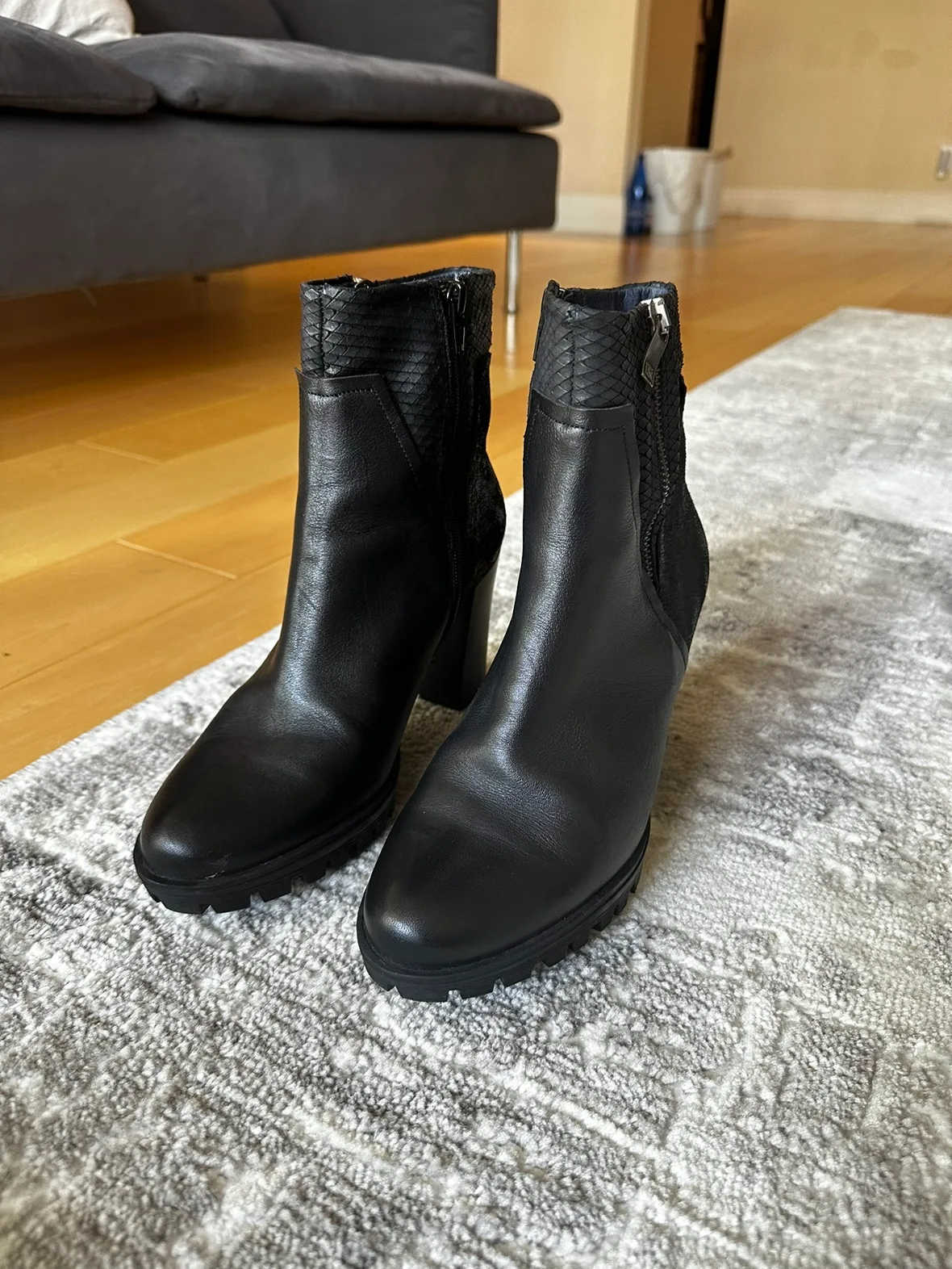 Dorking Women's Leather Ankle Boots thumbnail
