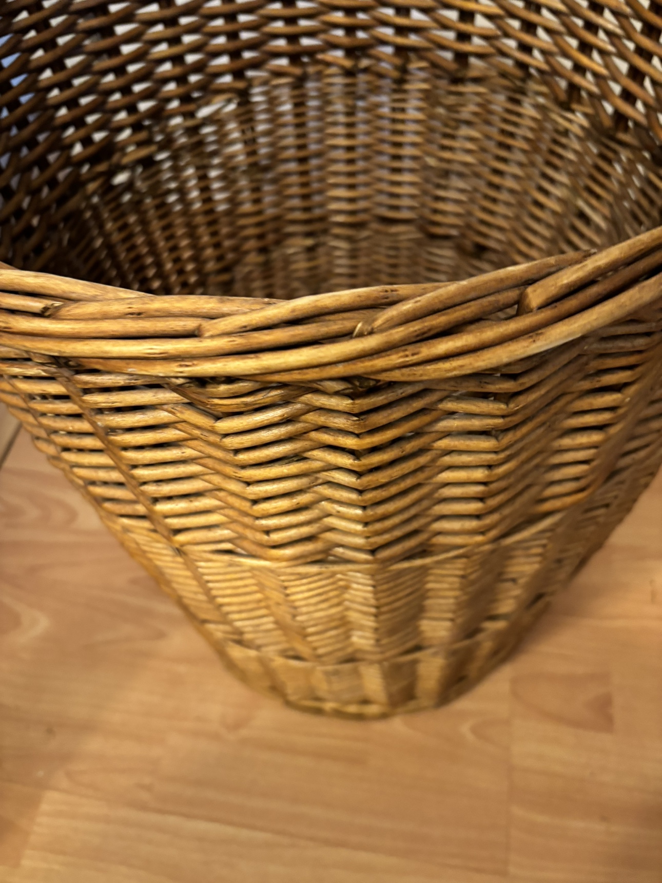Giant laundry Wicker Basket with Handle - photo 5