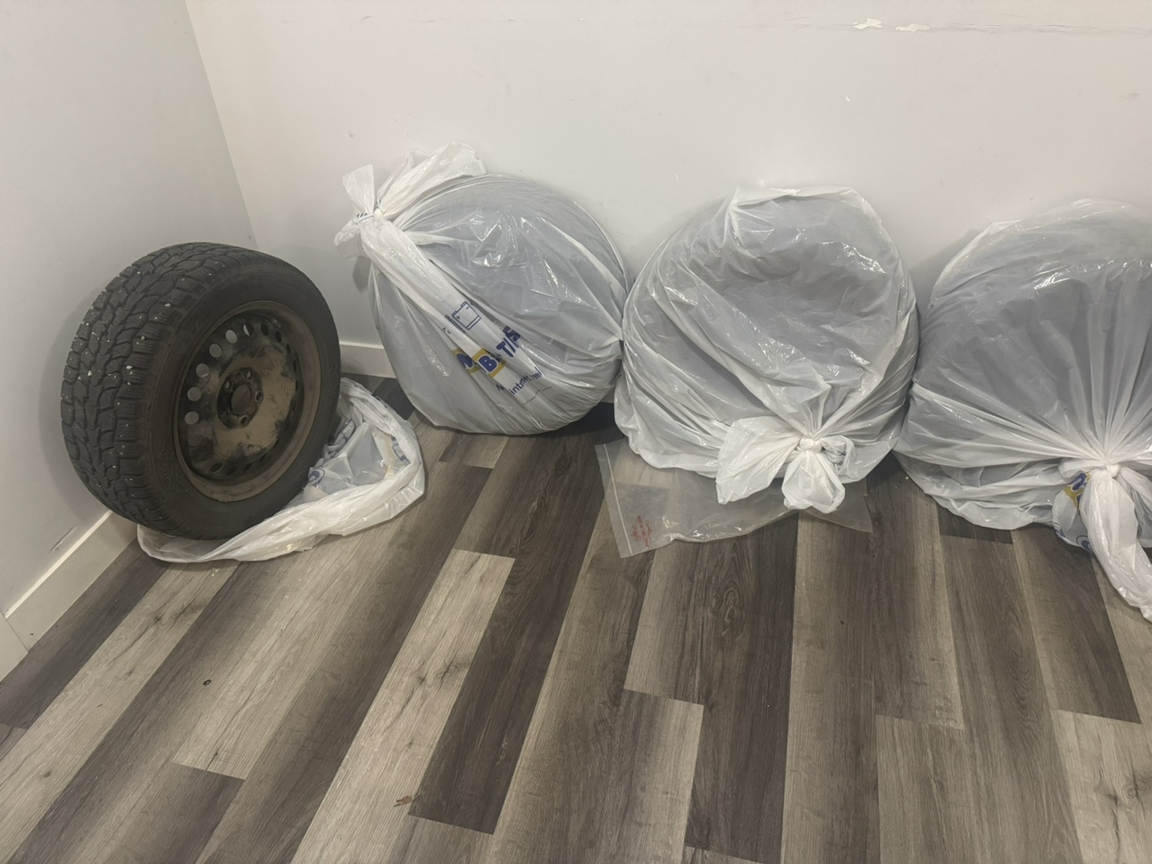 Set of 4 Winter Tires and Rims(500) - photo 4