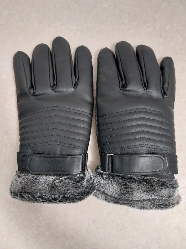 Black Winter Gloves image indicator(2)