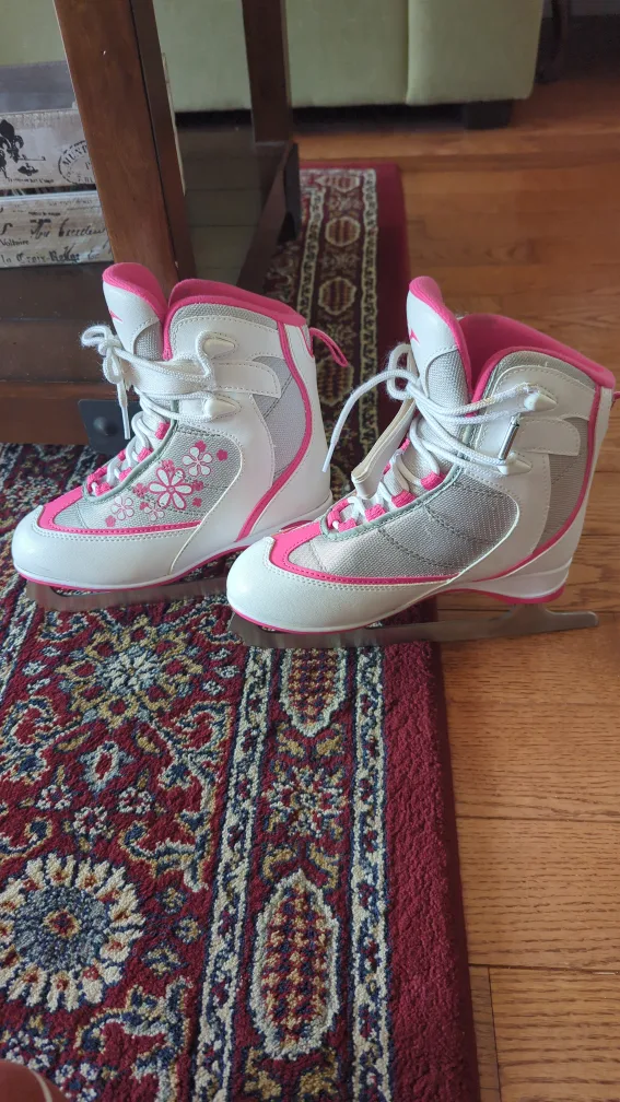 VIC Frost Recreational Ice Skates, Junior/Girls, White/Pink image indicator(6)