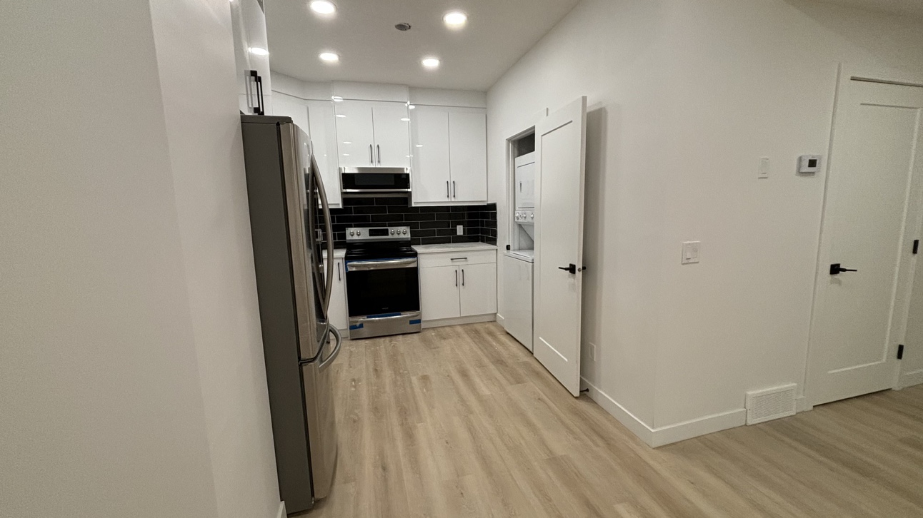 Basement Suite - photo 2