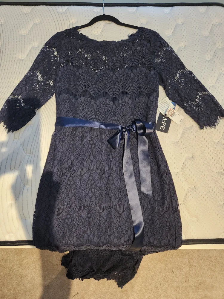 Navy Blue Lace Dress image indicator(3)