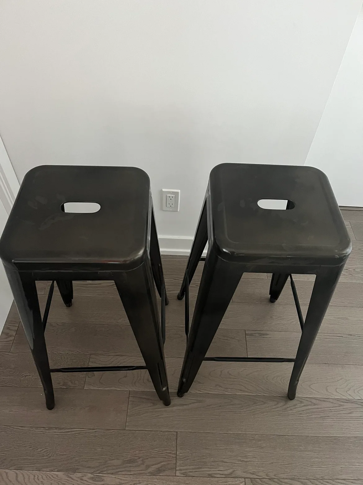 Grey stools - Bar stool image indicator(2)