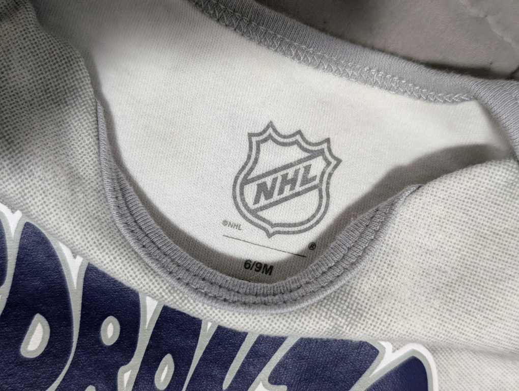 Baby NHL Toronto Maple Leafs onsie tops(6-9 Months) - photo 3